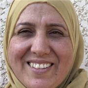 Professeure bilingue enseigne l’arabe aux élèves de CP et primaire
